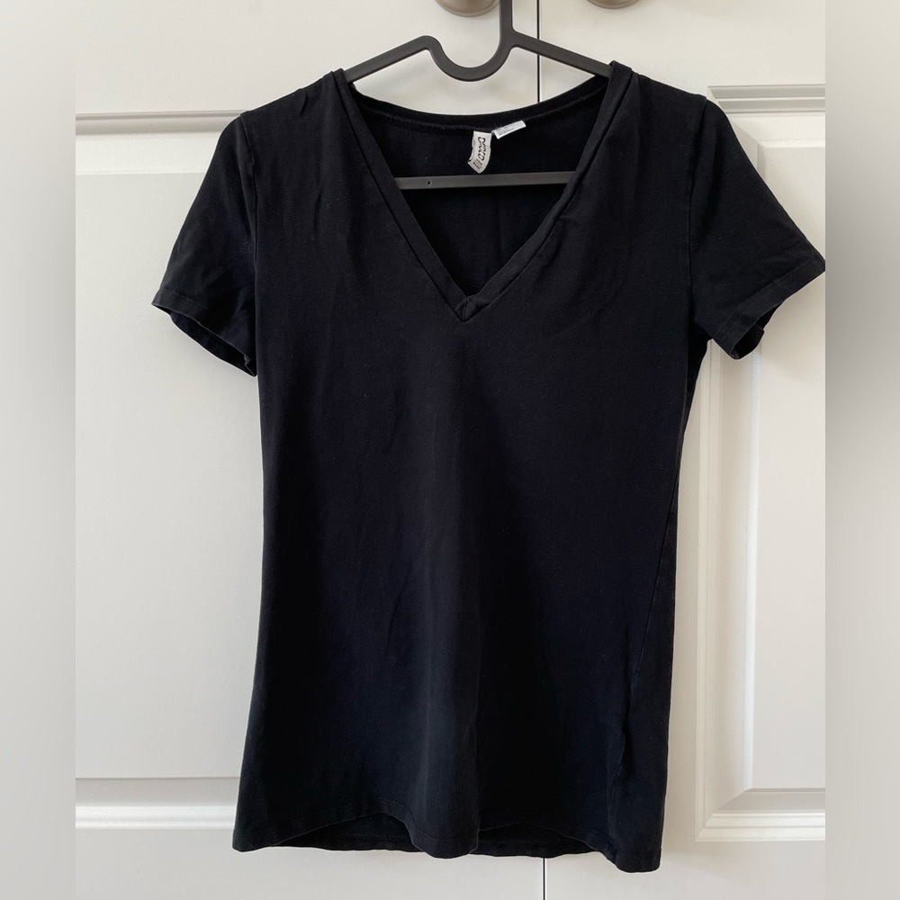 H&M divided black tee